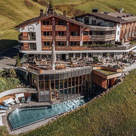Hotel Goldener Berg レッヒ エクステリア 写真