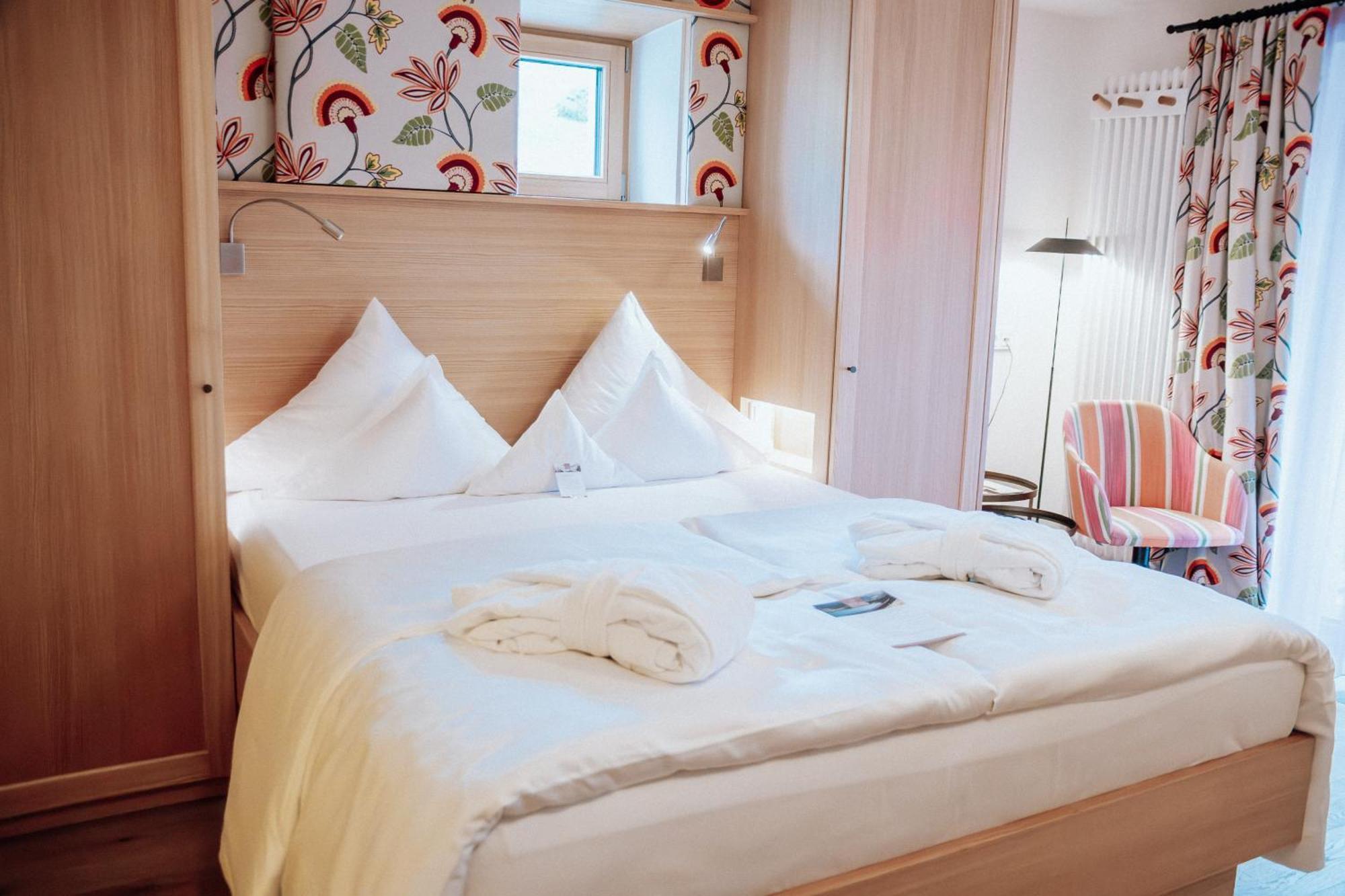 Hotel Goldener Berg レッヒ エクステリア 写真