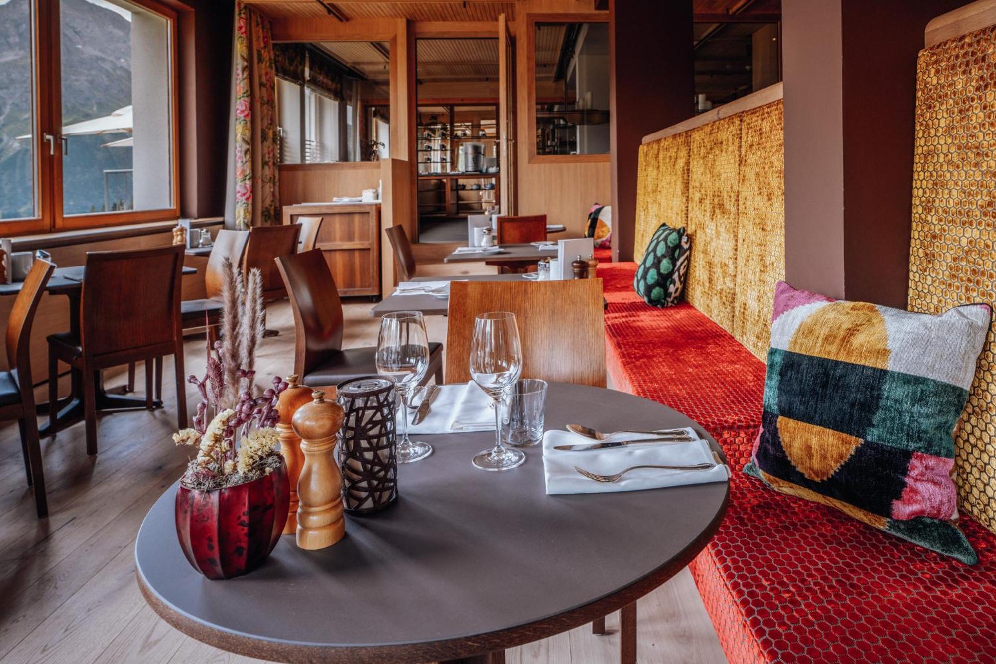 Hotel Goldener Berg レッヒ エクステリア 写真