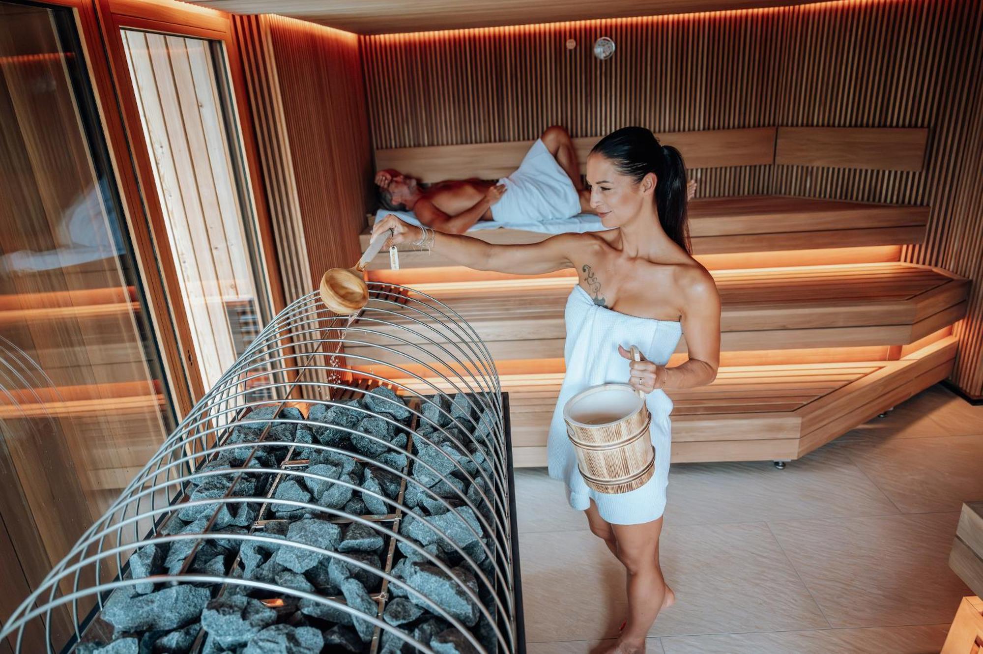 Hotel Goldener Berg レッヒ エクステリア 写真