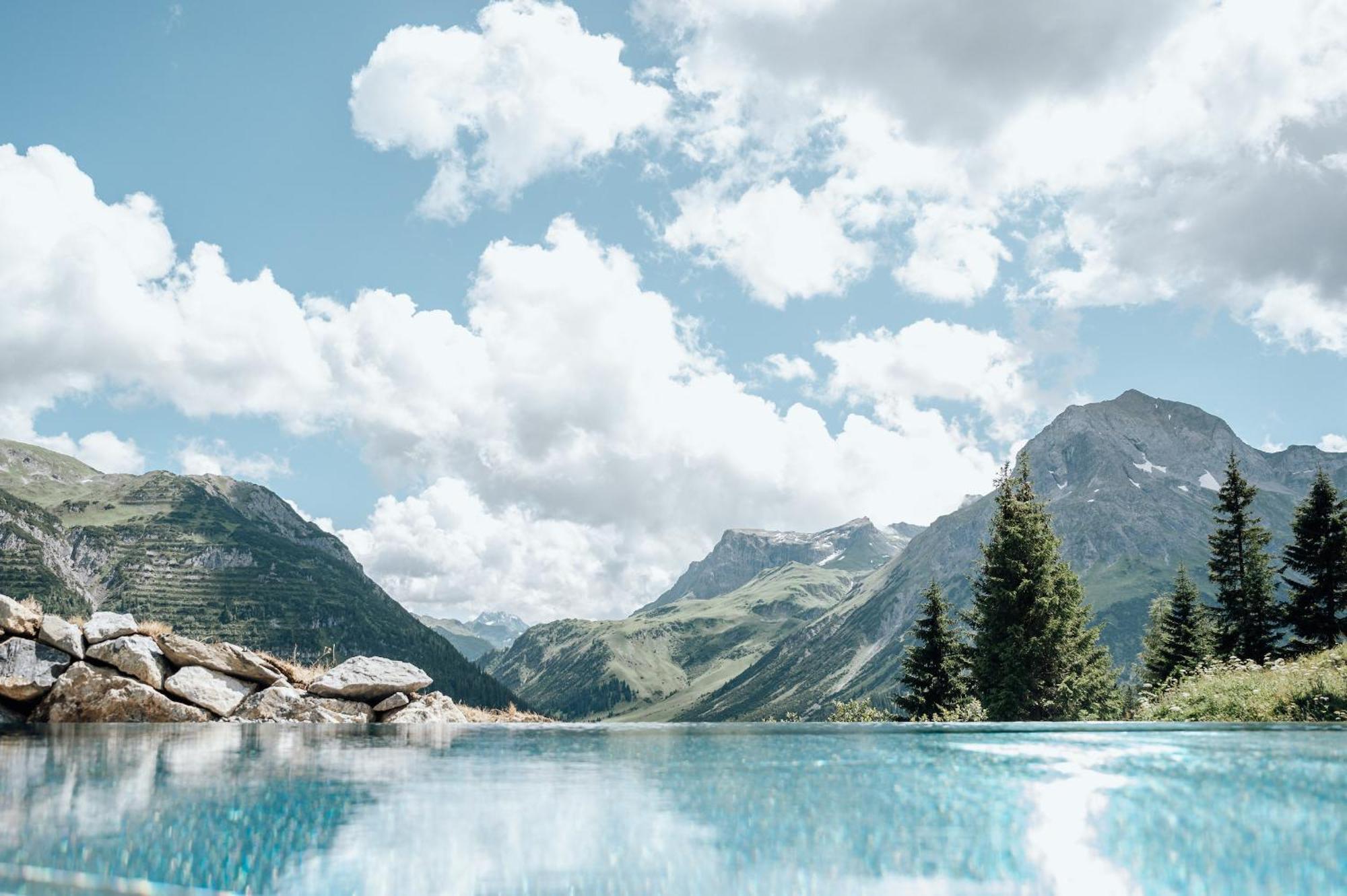 Hotel Goldener Berg レッヒ エクステリア 写真