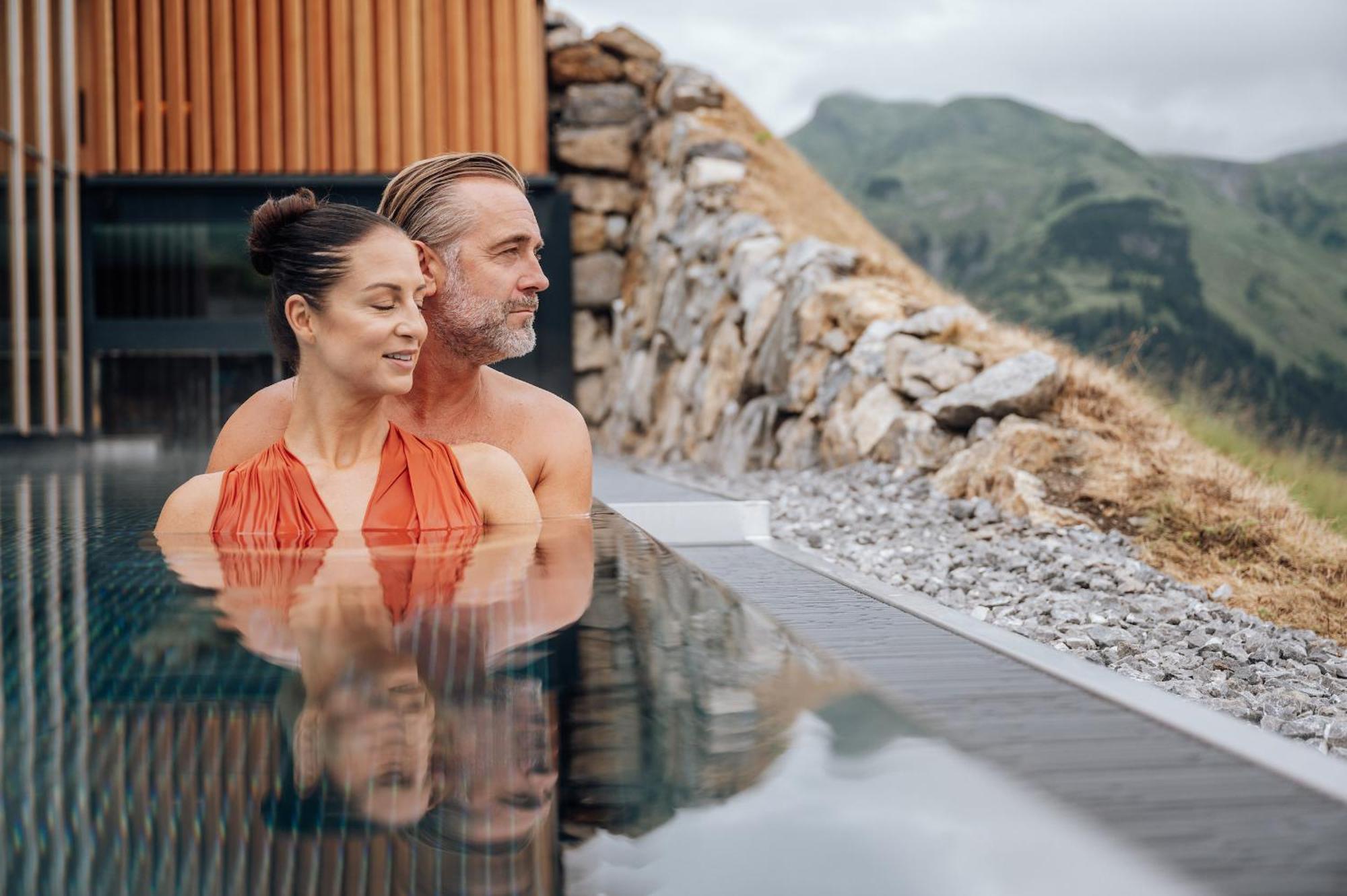 Hotel Goldener Berg レッヒ エクステリア 写真